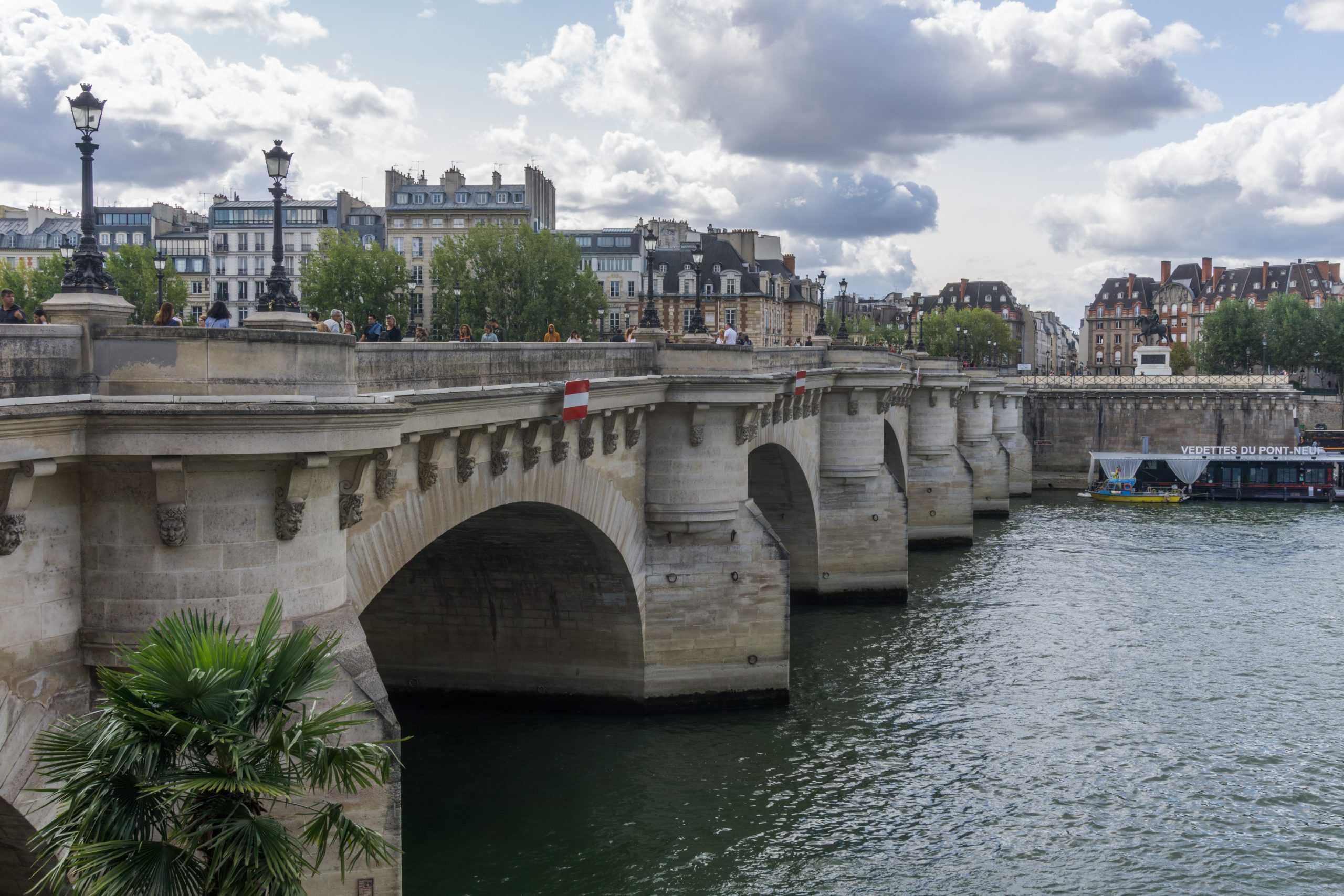 20 Surprising Facts about Paris